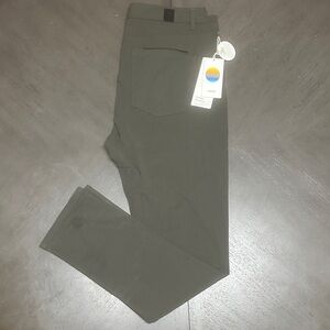 Vuori Men's Slim Jeans in oregano